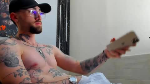 Snapshot of luke_davis01 chatting on February 2025 04:45:02 PM LUKE online show from February 2025 04:45:02 PM