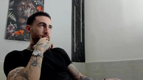 Snapshot of luke_davis01 chatting on February 2025 01:30:01 PM LUKE online show from February 2025 01:30:01 PM