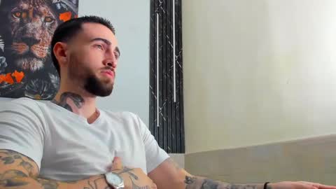 Snapshot of luke_davis01 chatting on March 2025 01:20:01 PM LUKE online show from March 2025 01:20:01 PM