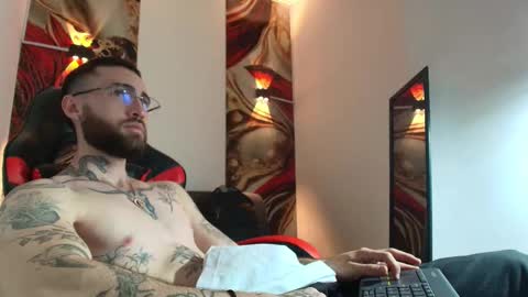 Snapshot of luke_davis01 chatting on September 2025 01:26:02 PM LUKE online show from September 2025 01:26:02 PM