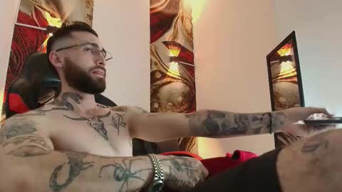 Snapshot of luke_davis01 chatting on October 2025 01:12:02 PM LUKE online show from October 2025 01:12:02 PM