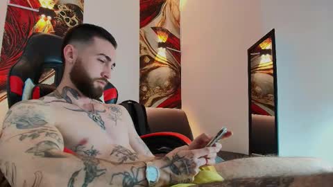 Snapshot of luke_davis01 chatting on November 2025 01:10:01 PM LUKE online show from November 2025 01:10:01 PM