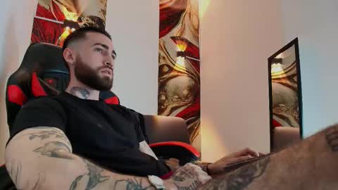 Snapshot of luke_davis01 chatting on November 2025 01:21:02 PM LUKE online show from November 2025 01:21:02 PM