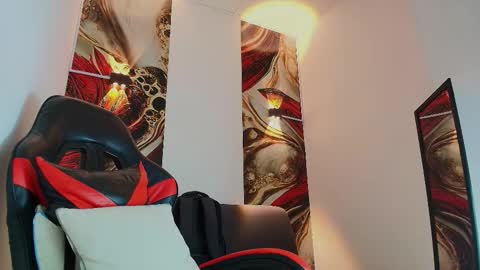 Snapshot of luke_davis01 chatting on November 2025 01:12:02 PM LUKE online show from November 2025 01:12:02 PM