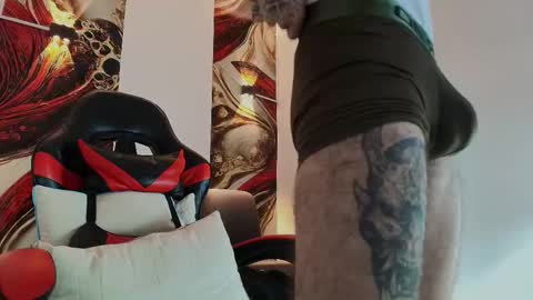 Snapshot of luke_davis01 chatting on November 2025 01:14:02 PM LUKE online show from November 2025 01:14:02 PM