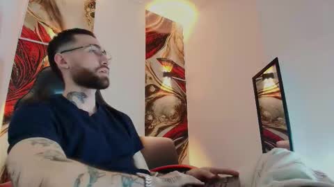 Snapshot of luke_davis01 chatting on December 2025 01:28:02 PM LUKE online show from December 2025 01:28:02 PM