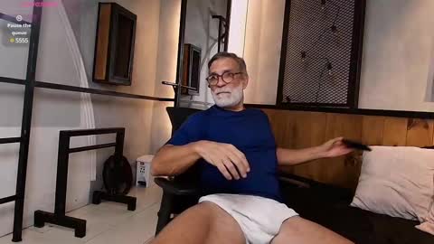 Snapshot of lukecrews chatting on January 2025 07:15:01 PM Luke Crews online show from January 2025 07:15:01 PM