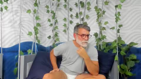 Snapshot of lukecrews chatting on February 2025 07:17:02 PM Luke Crews online show from February 2025 07:17:02 PM