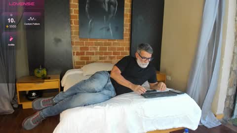 Snapshot of lukecrews chatting on September 2025 08:03:01 PM Luke Crews online show from September 2025 08:03:01 PM