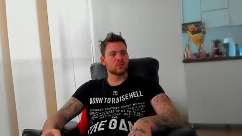 Snapshot of lukeglanton17 chatting on May 2026 04:37:01 PM Luke online show from May 2026 04:37:01 PM