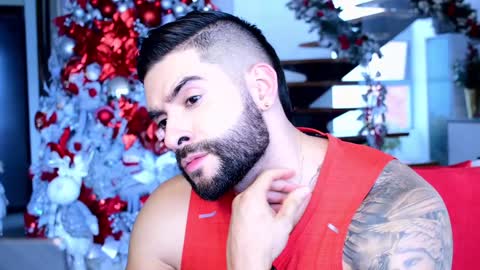 Lukhas f4f online show from December 2024 08:01:02 PM