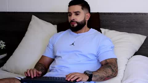 Lukhas f4f online show from October 2025 07:20:02 PM