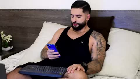 Lukhas f4f online show from October 2025 01:35:01 AM