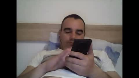 Snapshot of lukixxxx chatting on February 2026 07:32:02 PM lukixxxx online show from February 2026 07:32:02 PM