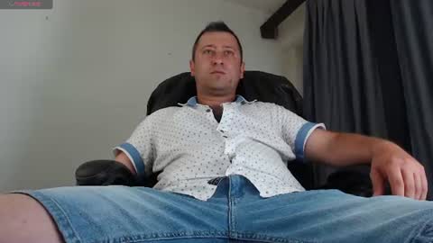 Snapshot of lukkee30 chatting on July 2026 01:40:01 PM Sir Alex online show from July 2026 01:40:01 PM