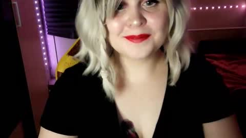 lulovia online show from March 2026 09:09:02 PM