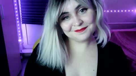 lulovia online show from March 2026 10:25:02 PM