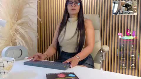 Snapshot of lulu_072 chatting on June 2026 12:24:01 AM lulu online show from June 2026 12:24:01 AM