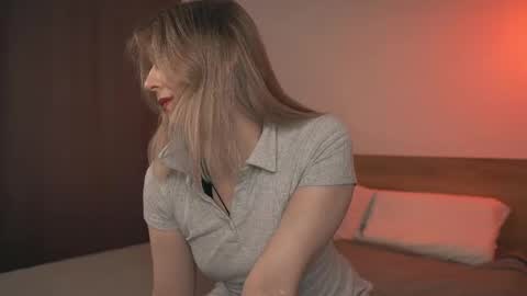 Snapshot of lulu_lovett chatting on March 2025 12:28:01 PM lulu_lovett online show from March 2025 12:28:01 PM