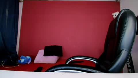 Snapshot of lulubigtitts chatting on July 2026 09:41:01 PM LuluBigTitts online show from July 2026 09:41:01 PM