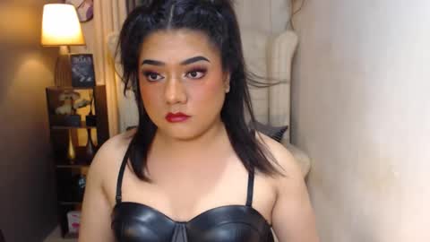 Snapshot of luminagandara chatting on December 2024 04:29:02 PM QueenBritney online show from December 2024 04:29:02 PM