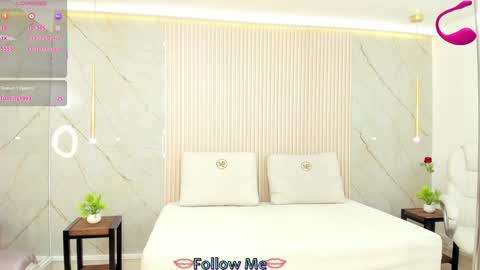 luminous__queen online show from February 2025 02:06:02 AM