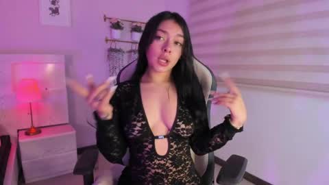lummii_ online show from June 2026 07:36:01 PM