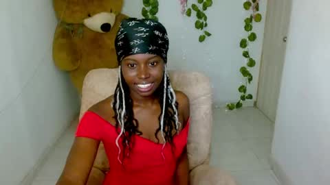 Snapshot of luna253951 chatting on May 2026 02:03:01 PM luna253951 online show from May 2026 02:03:01 PM