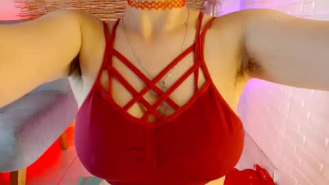 Luna online show from November 2025 05:07:01 AM