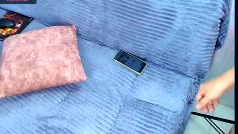 Snapshot of luna__logan chatting on October 2025 03:45:01 AM luna__logan online show from October 2025 03:45:01 AM