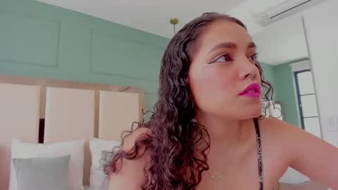 Snapshot of luna__vegga chatting on May 2026 07:20:01 PM Luna online show from May 2026 07:20:01 PM