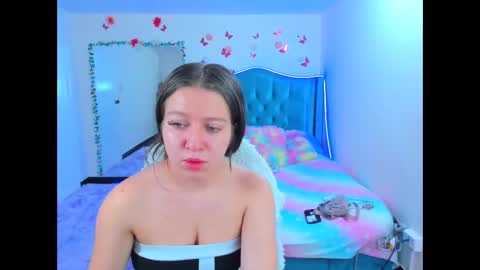 luna_analya online show from September 2025 11:46:02 AM
