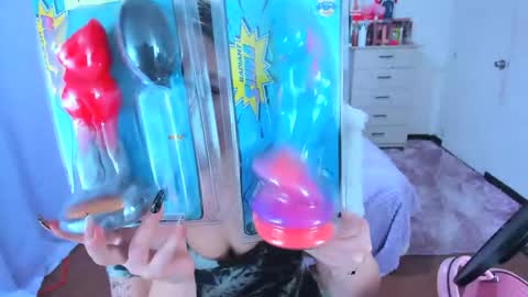 luna_analya online show from November 2025 04:22:01 PM