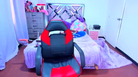 luna_analya online show from December 2025 12:12:02 PM