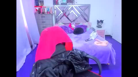 luna_analya online show from January 2026 01:49:01 PM