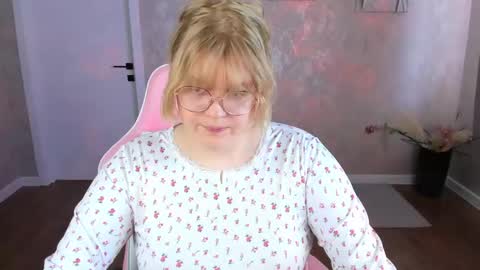 luna online show from April 2026 01:19:01 AM