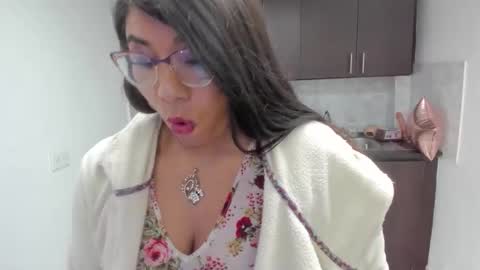 luna  online show from February 2026 11:15:01 AM