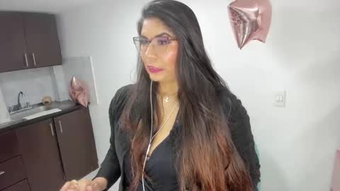 luna  online show from February 2026 11:26:02 AM