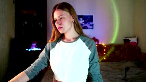 luna_evan online show from November 2025 07:57:01 AM