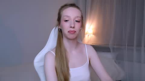 Luna online show from April 2026 10:43:02 PM