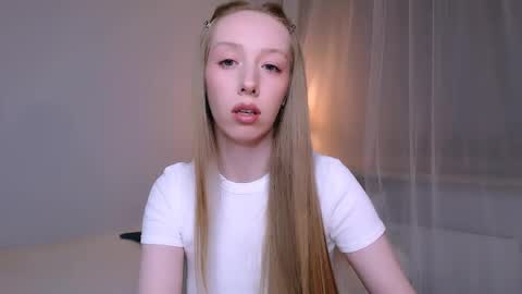 Luna online show from April 2026 09:39:01 PM