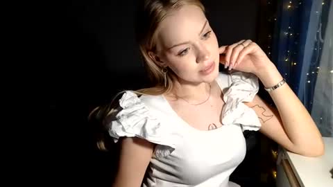 luna liss  online show from June 2026 09:50:02 PM