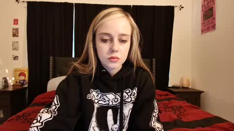 Snapshot of luna_lovelyy chatting on January 2025 12:06:02 AM Luna online show from January 2025 12:06:02 AM