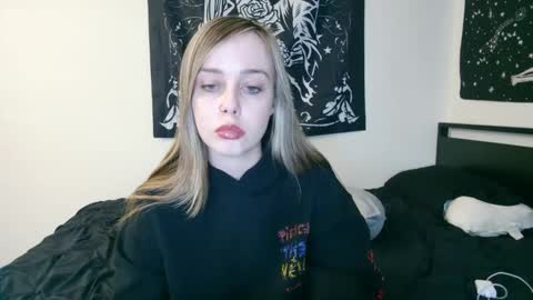 Snapshot of luna_lovelyy chatting on September 2025 04:45:02 AM Luna online show from September 2025 04:45:02 AM