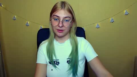 Snapshot of luna_lush_ chatting on December 2024 12:13:01 PM Luna online show from December 2024 12:13:01 PM