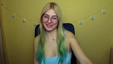 Snapshot of luna_lush_ chatting on December 2024 01:24:01 PM Luna online show from December 2024 01:24:01 PM