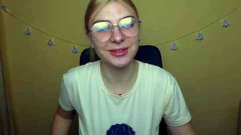 Snapshot of luna_lush_ chatting on December 2024 09:35:01 AM Luna online show from December 2024 09:35:01 AM