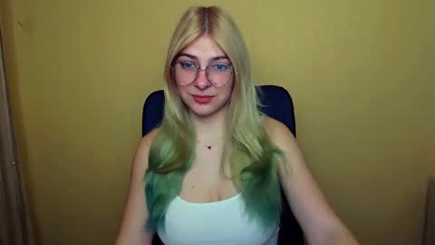 Snapshot of luna_lush_ chatting on January 2025 08:24:01 AM Luna online show from January 2025 08:24:01 AM