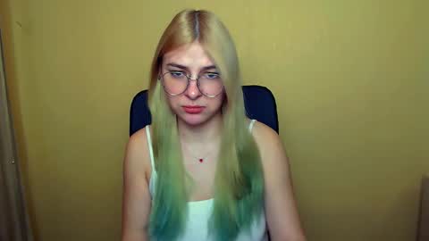 Snapshot of luna_lush_ chatting on January 2025 11:37:02 AM Luna online show from January 2025 11:37:02 AM