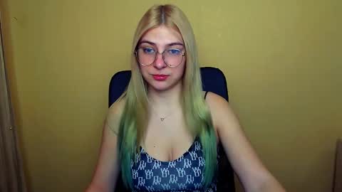 Snapshot of luna_lush_ chatting on January 2025 08:16:02 AM Luna online show from January 2025 08:16:02 AM